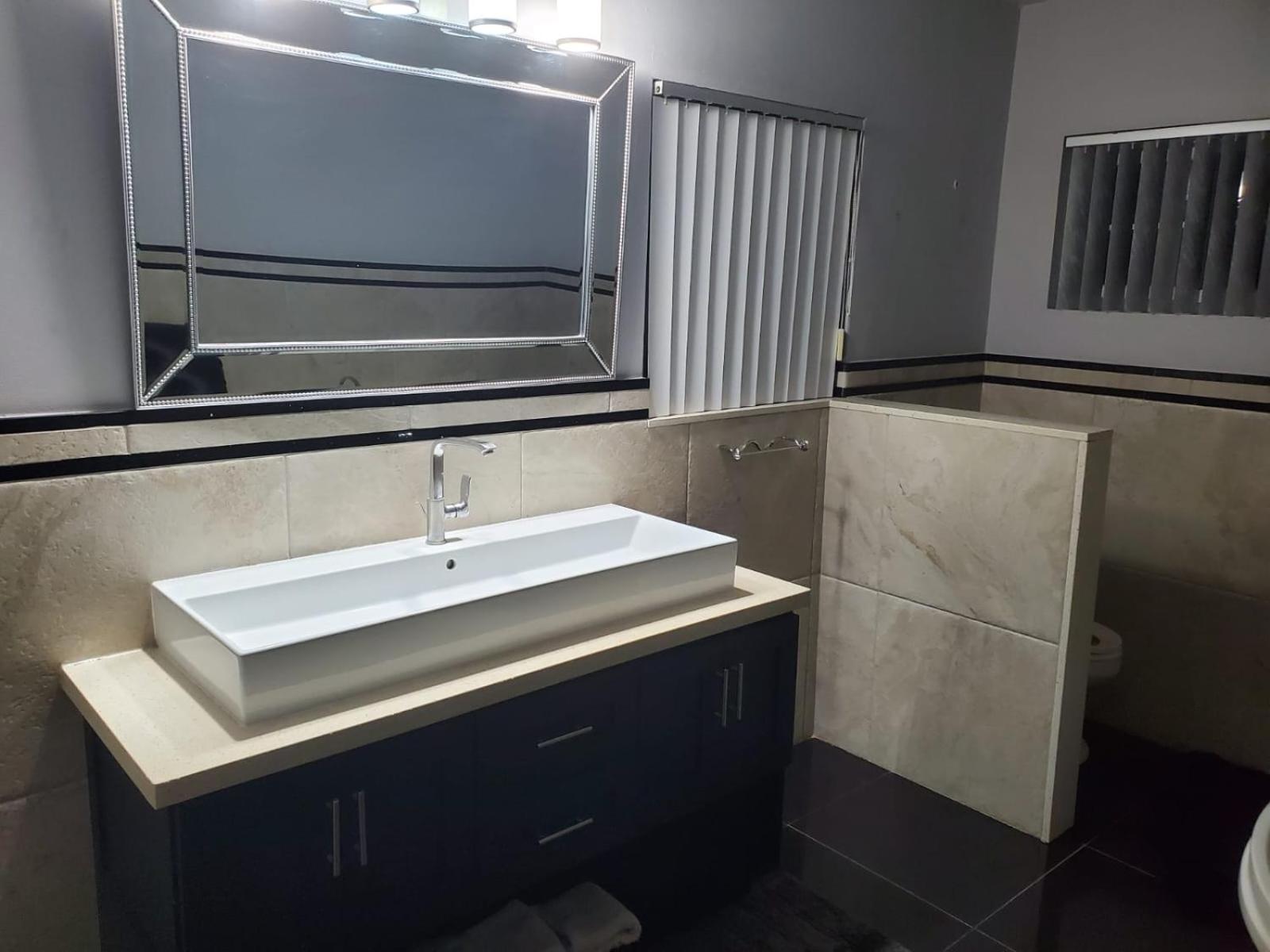 The Palms- Caribbean Estates -10 Minutes From The Beach- Gated Community Portmore Esterno foto
